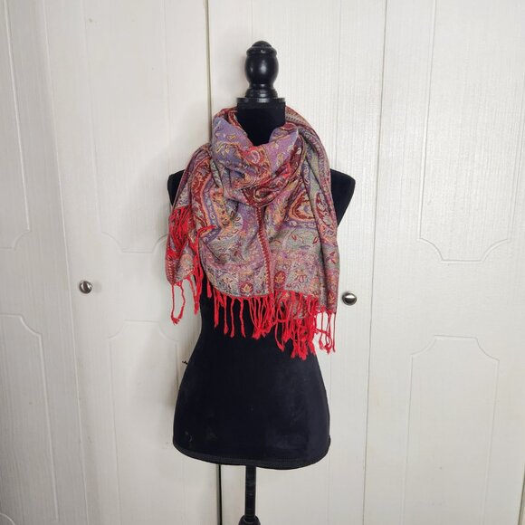 ⭐️ Red Paisly Boho Fringe Scarf - Picture 6 of 8